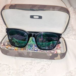 Custom unisex Oakley Sunglasses & Case